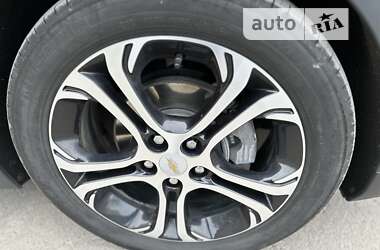 Хэтчбек Chevrolet Bolt EV 2020 в 