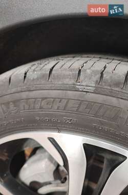 Хэтчбек Chevrolet Bolt EV 2017 в Киеве