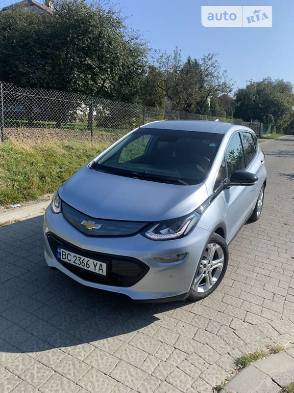 Хэтчбек Chevrolet Bolt EV 2017 в 