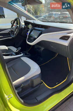 Хэтчбек Chevrolet Bolt EV 2018 в 