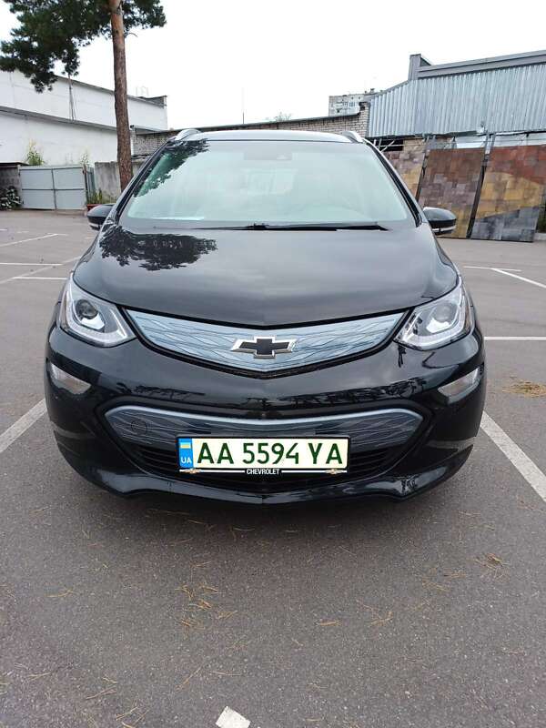 Хэтчбек Chevrolet Bolt EV 2017 в 