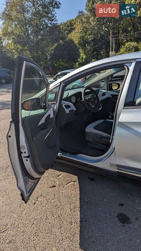 Хетчбек Chevrolet Bolt EV 2016 в Львові фото 4 Хетчбек Chevrolet Bolt EV 2016 в Львові