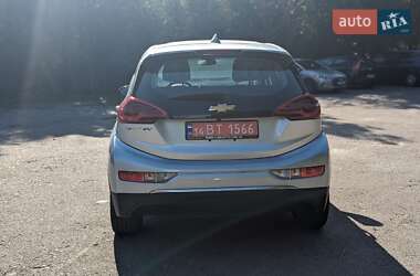 Хэтчбек Chevrolet Bolt EV 2016 в 