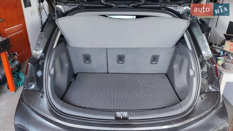 Хэтчбек Chevrolet Bolt EV 2016 в Южноукраинске