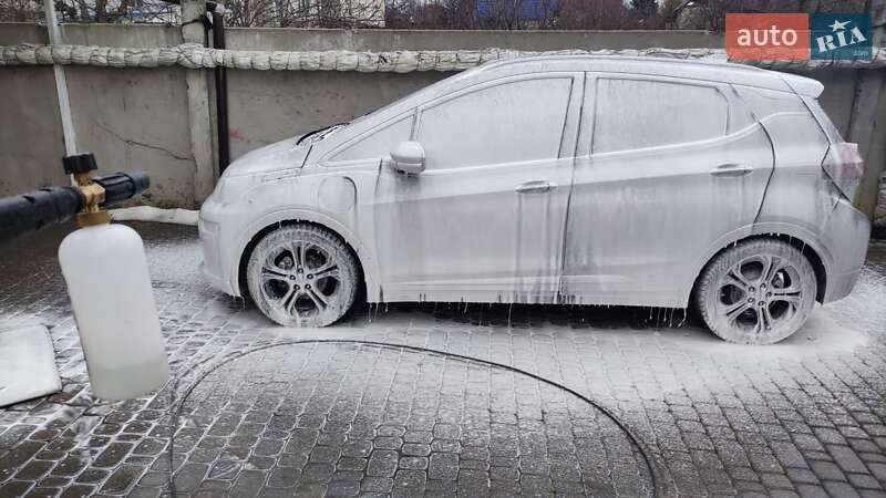 Хэтчбек Chevrolet Bolt EV 2016 в Южноукраинске