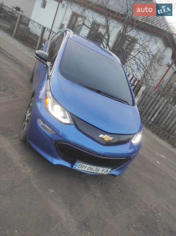 Хэтчбек Chevrolet Bolt EV 2017 в 