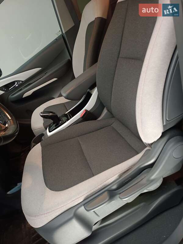 Хэтчбек Chevrolet Bolt EV 2018 в Хмельницком фото 25 Хэтчбек Chevrolet Bolt EV 2018 в Хмельницком