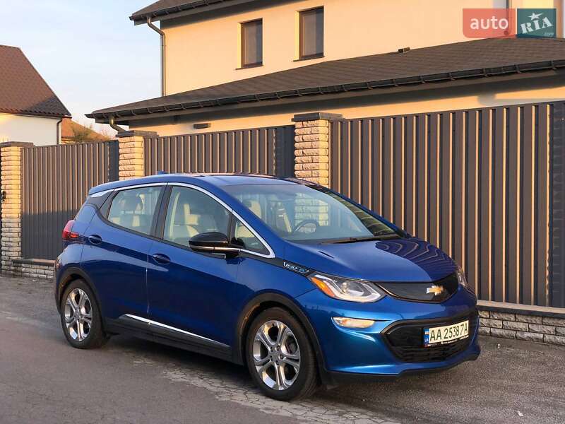 Хетчбек Chevrolet Bolt EV 2017 в Києві фото 2 Хетчбек Chevrolet Bolt EV 2017 в Києві