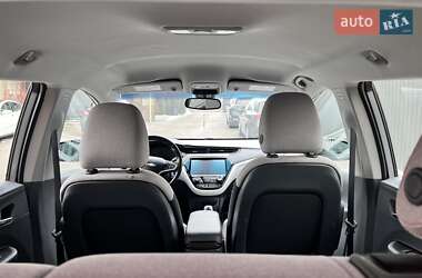 Хэтчбек Chevrolet Bolt EV 2018 в 