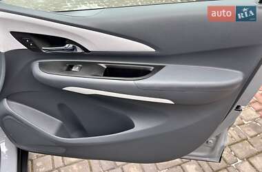 Хэтчбек Chevrolet Bolt EV 2018 в 