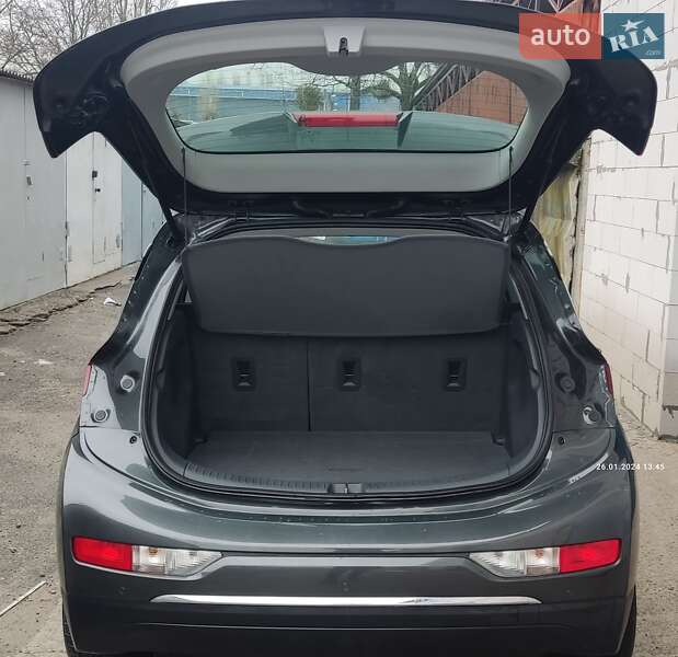 Хэтчбек Chevrolet Bolt EV 2019 в Киеве