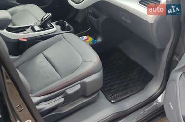 Хэтчбек Chevrolet Bolt EV 2019 в 
