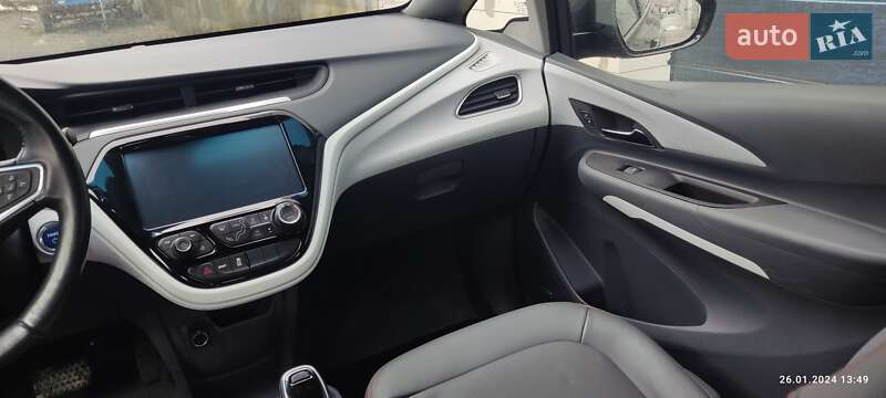 Хэтчбек Chevrolet Bolt EV 2019 в Киеве