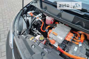 Хэтчбек Chevrolet Bolt EV 2020 в 