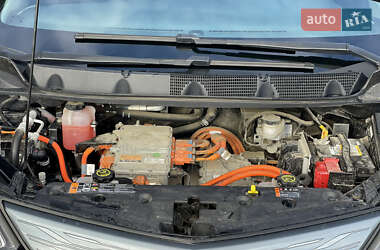 Хетчбек Chevrolet Bolt EV 2017 в  фото 22 Хетчбек Chevrolet Bolt EV 2017 в