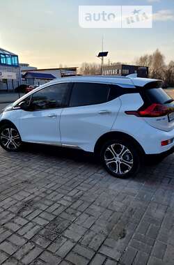 Хэтчбек Chevrolet Bolt EV 2017 в 