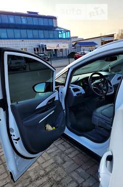 Хэтчбек Chevrolet Bolt EV 2017 в 