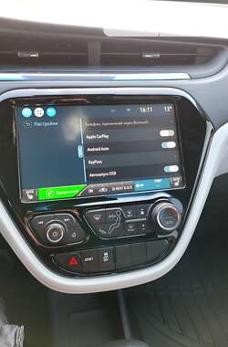 Хэтчбек Chevrolet Bolt EV 2017 в 
