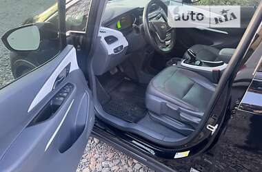 Хэтчбек Chevrolet Bolt EV 2020 в 