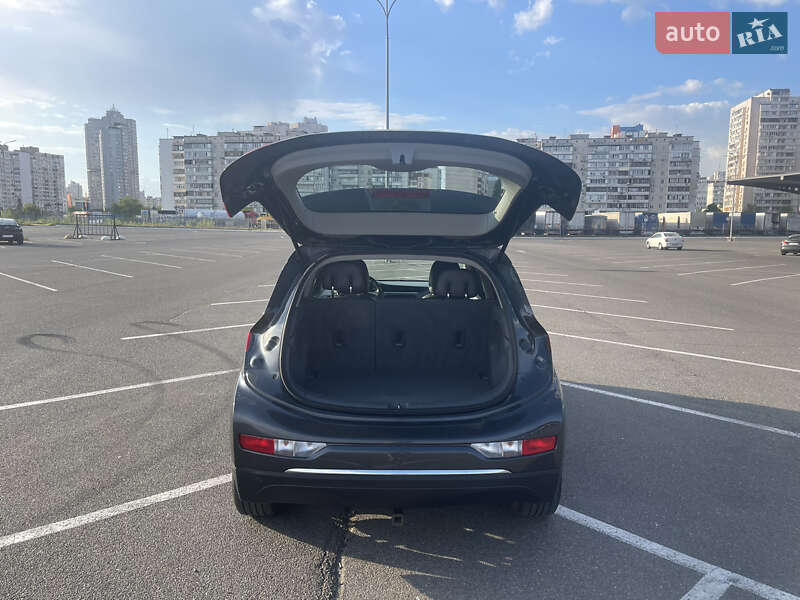 Хэтчбек Chevrolet Bolt EV 2018 в Киеве фото 15 Хэтчбек Chevrolet Bolt EV 2018 в Киеве