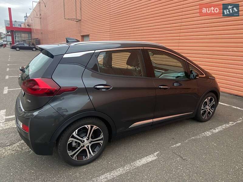 Хэтчбек Chevrolet Bolt EV 2021 в Киеве