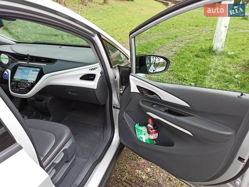 Хэтчбек Chevrolet Bolt EV 2017 в Сквире