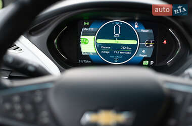 Хэтчбек Chevrolet Bolt EV 2017 в 