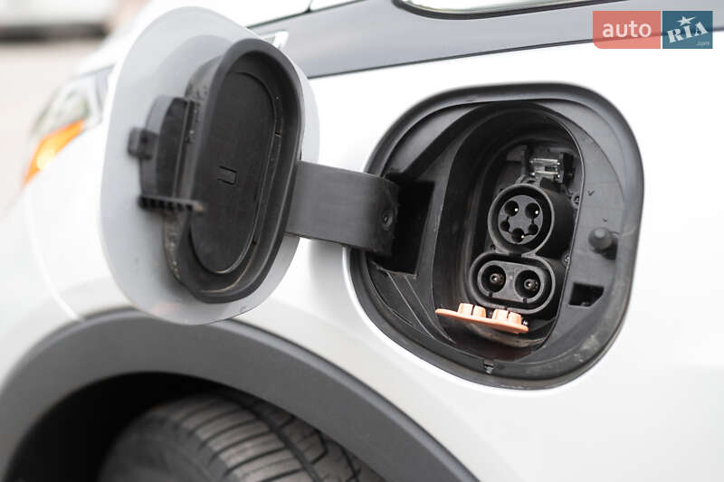 Хэтчбек Chevrolet Bolt EV 2017 в Днепре