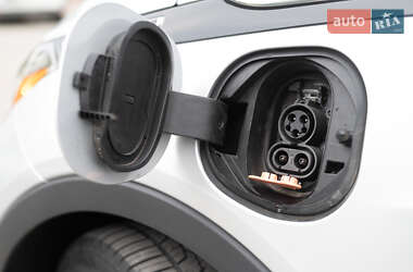 Хэтчбек Chevrolet Bolt EV 2017 в 