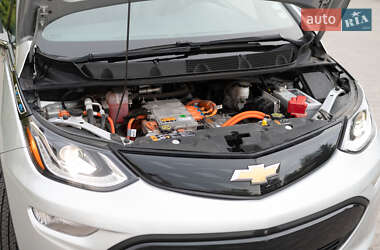 Хэтчбек Chevrolet Bolt EV 2017 в 