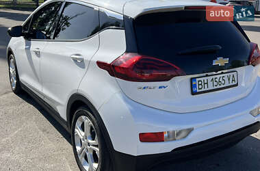 Хэтчбек Chevrolet Bolt EV 2018 в 