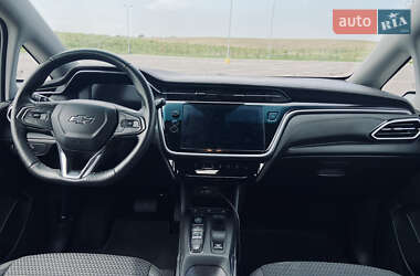 Хэтчбек Chevrolet Bolt EV 2022 в 