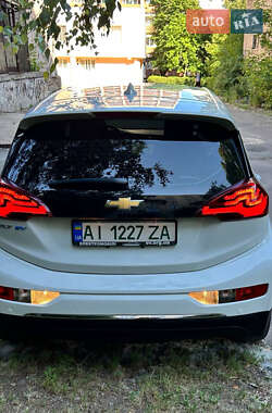 Хэтчбек Chevrolet Bolt EV 2017 в 