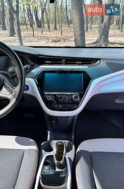 Хэтчбек Chevrolet Bolt EV 2017 в 