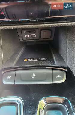 Хэтчбек Chevrolet Bolt EV 2023 в 