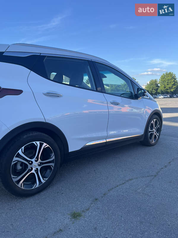 Хэтчбек Chevrolet Bolt EV 2021 в Павлограде