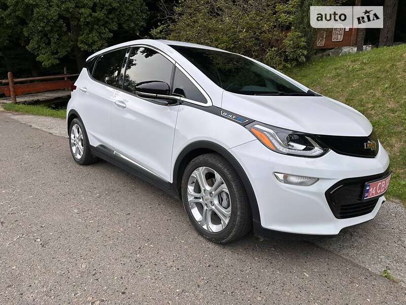 Хэтчбек Chevrolet Bolt EV 2019 в 