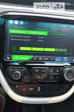 Хэтчбек Chevrolet Bolt EV 2019 в 