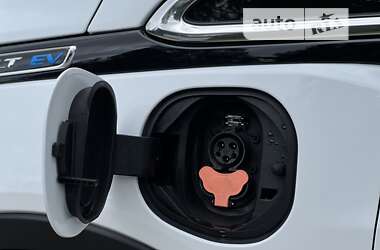 Хэтчбек Chevrolet Bolt EV 2020 в 