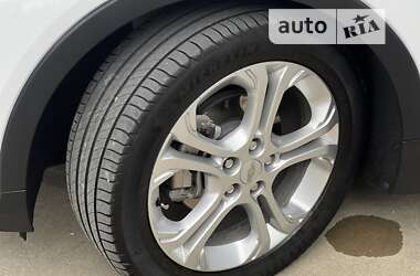 Хэтчбек Chevrolet Bolt EV 2020 в 