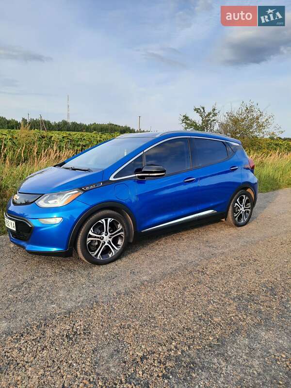 Хэтчбек Chevrolet Bolt EV 2017 в Ивано-Франковске фото 2 Хэтчбек Chevrolet Bolt EV 2017 в Ивано-Франковске