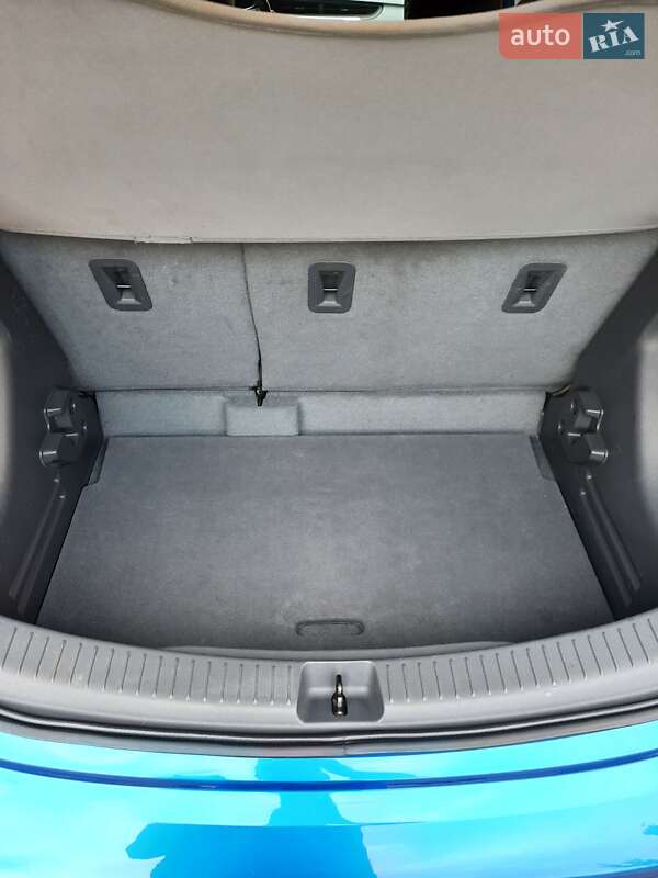 Хэтчбек Chevrolet Bolt EV 2017 в Ивано-Франковске фото 23 Хэтчбек Chevrolet Bolt EV 2017 в Ивано-Франковске