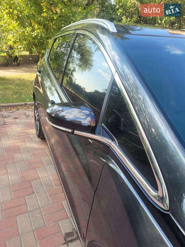 Хэтчбек Chevrolet Bolt EV 2020 в Киеве