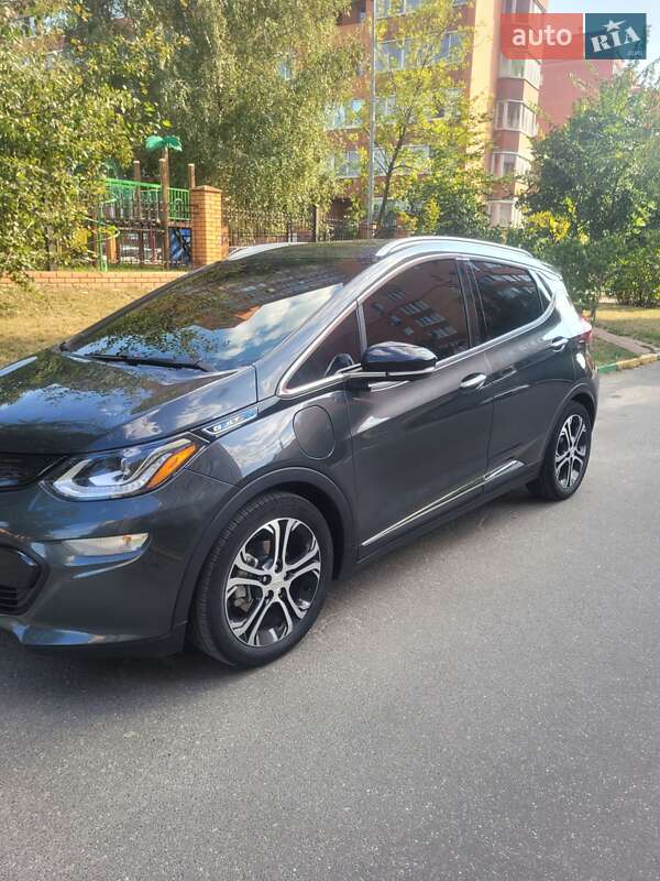 Хэтчбек Chevrolet Bolt EV 2020 в Киеве