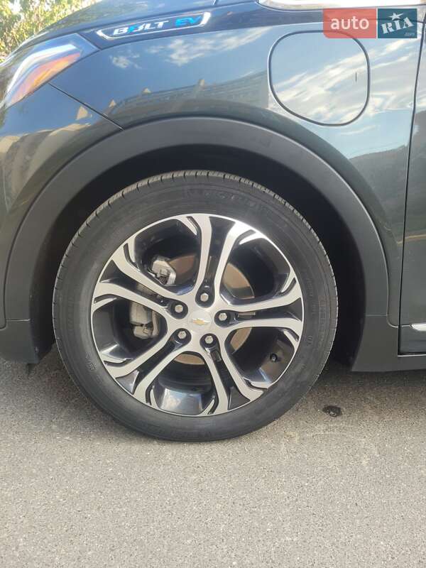 Хэтчбек Chevrolet Bolt EV 2020 в Киеве
