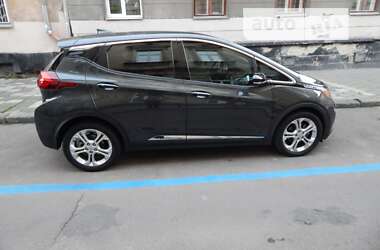 Хэтчбек Chevrolet Bolt EV 2017 в 