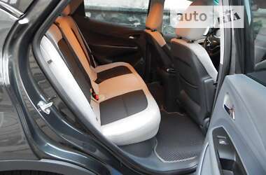 Хэтчбек Chevrolet Bolt EV 2017 в 