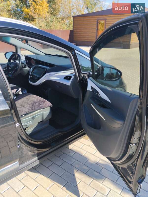 Хетчбек Chevrolet Bolt EV 2018 в Першотравенську