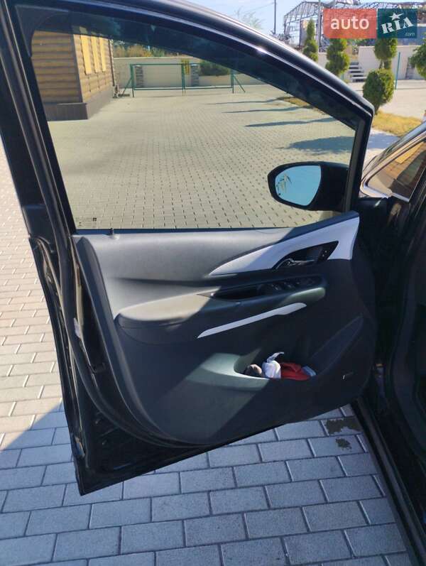 Хетчбек Chevrolet Bolt EV 2018 в Першотравенську