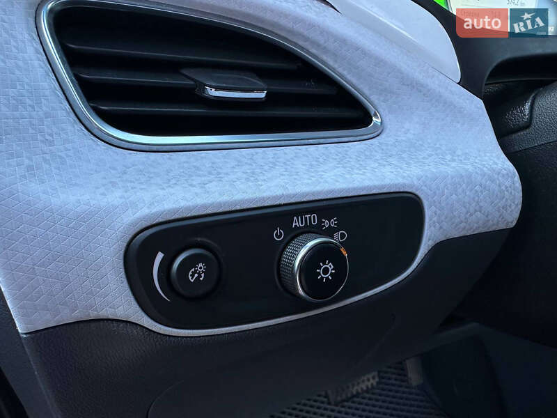 Хэтчбек Chevrolet Bolt EV 2018 в Калуше